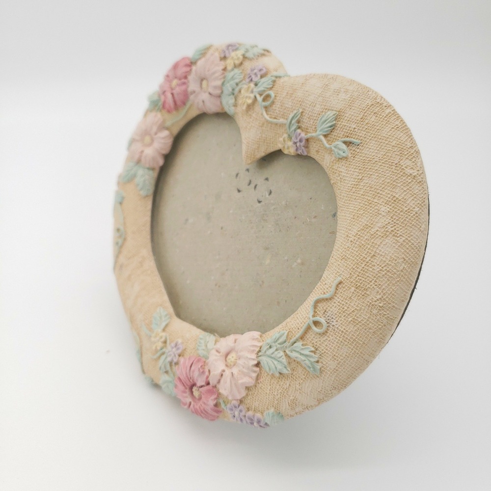 Vintage Style Heart Picture Frame Floral Lace Cottagecore Shabby Chic Decor - Picture 6 of 8